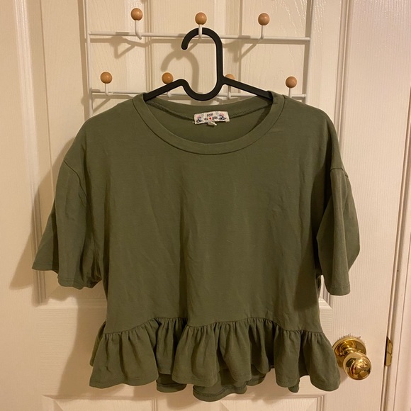 Super cute crop top - Picture 1 of 2